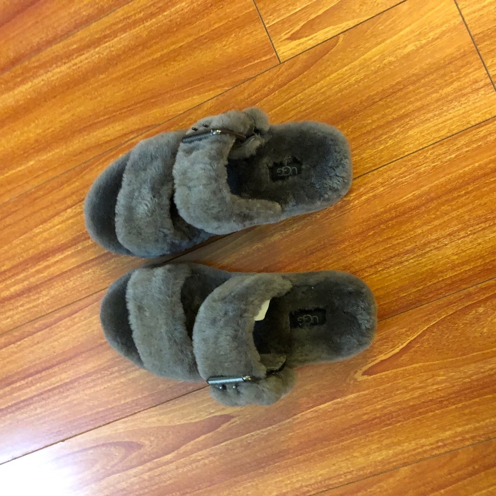 New without tags - UGG Fuzz Yeah Women's Slipper